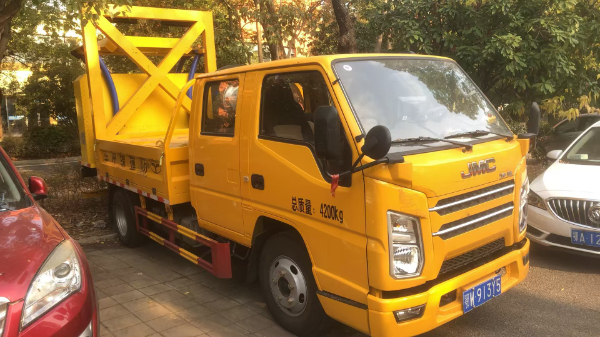 80K太陽(yáng)能光板防撞車